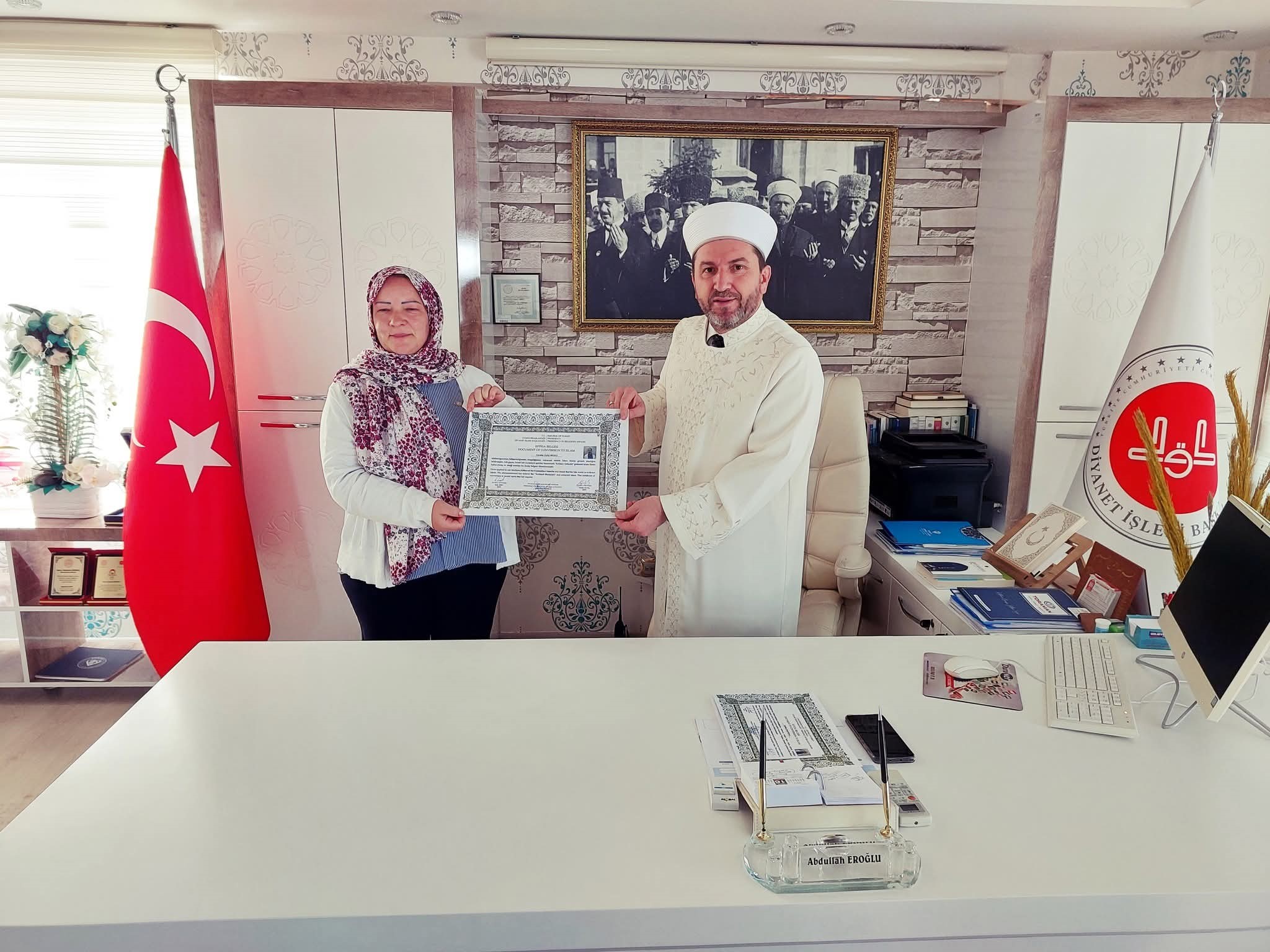 Antalya’nın Manavgat ilçesinde yaşayan Almanya vatandaşı Nicole Gottschalk, İslamiyet üzerine