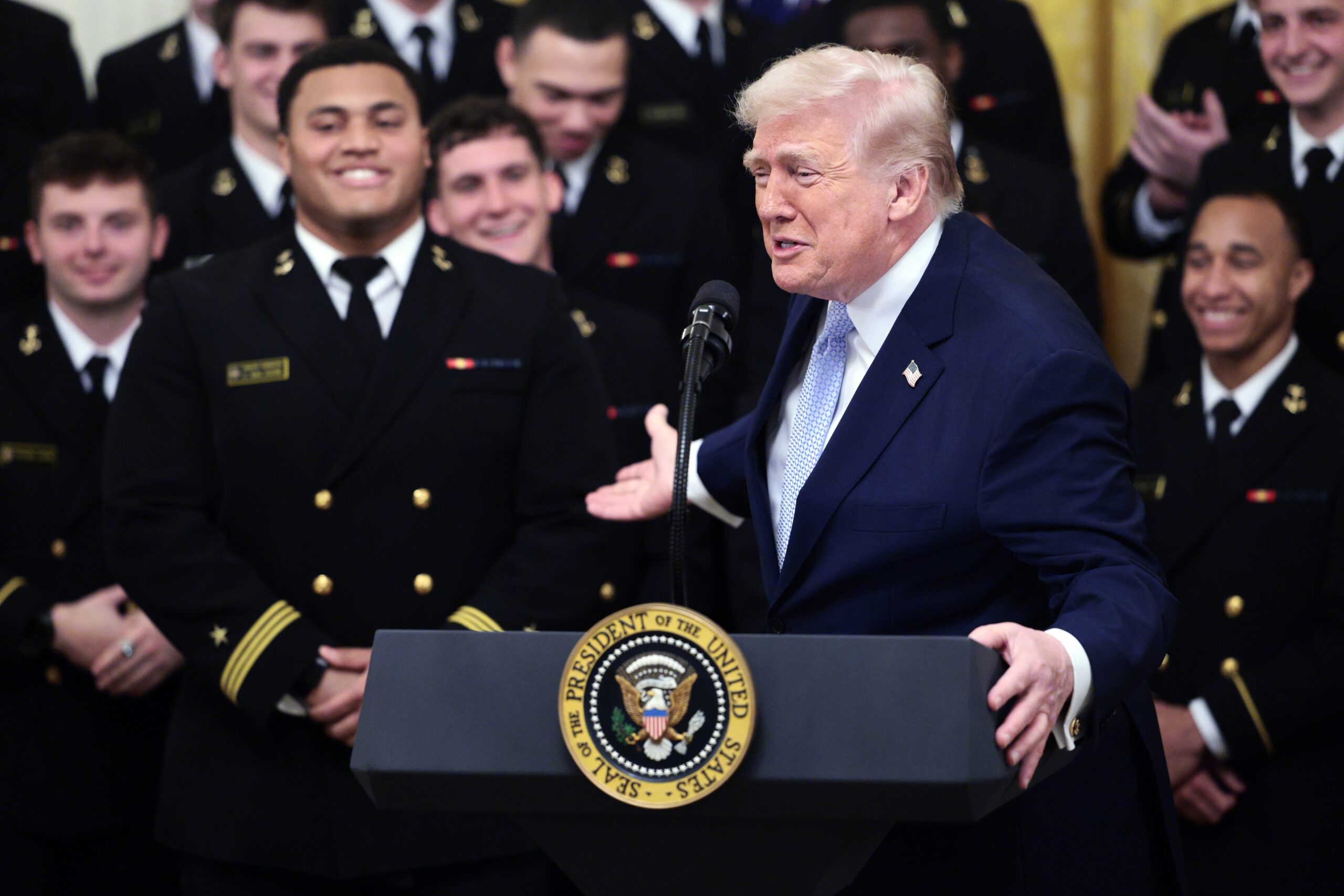 ABD Başkanı Donald Trump, Beyaz Saray'da düzenlenen kupa töreninde yaptığı