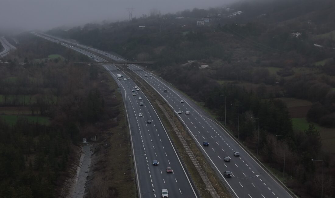 Ramazan Bayramı tatilinin son gününde, memleketlerinden ve tatil beldelerinden ayrılan