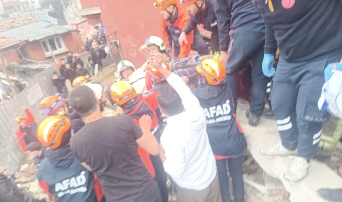 İstanbul Fatih, Ayvansaray Mahallesi'nde meydana gelen patlama sonrası çöken iki