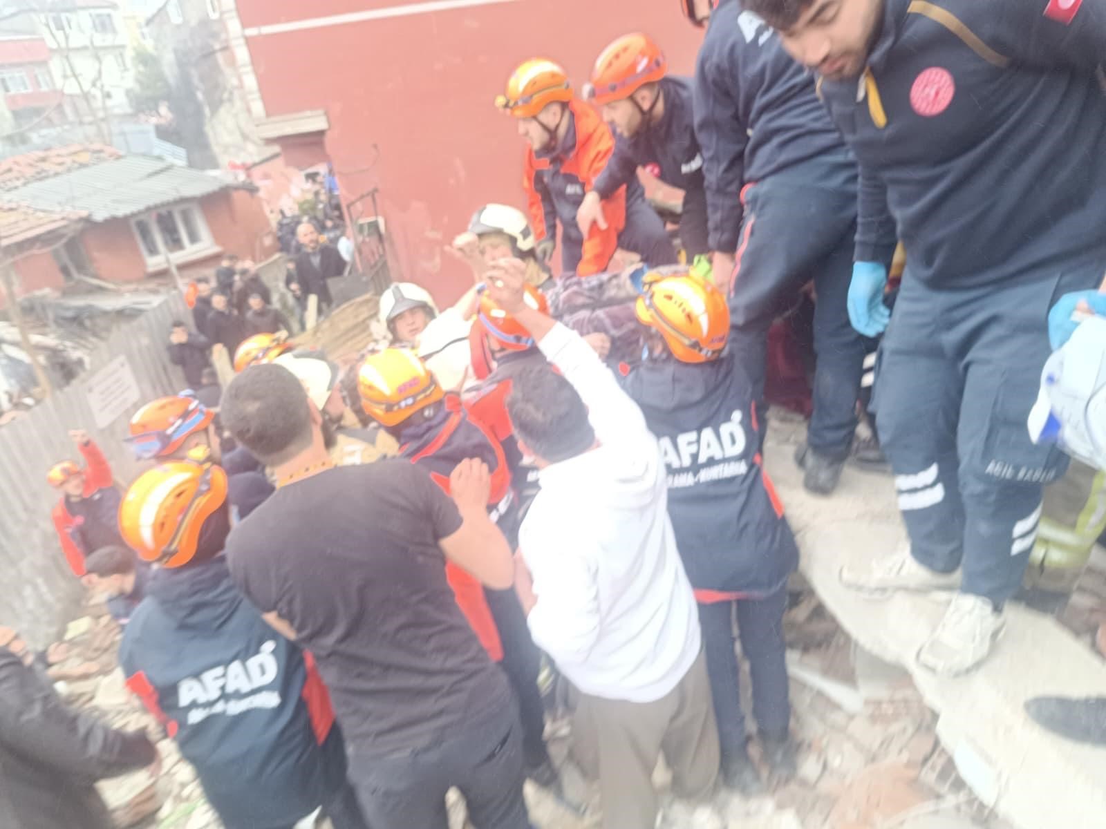 İstanbul Fatih, Ayvansaray Mahallesi'nde meydana gelen patlama sonrası çöken iki