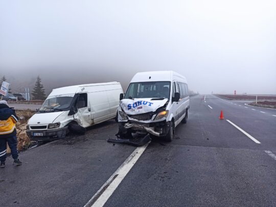 Afyonkarahisar-Şuhut kara yolunda öğle saatlerinde meydana gelen trafik kazasında, bir