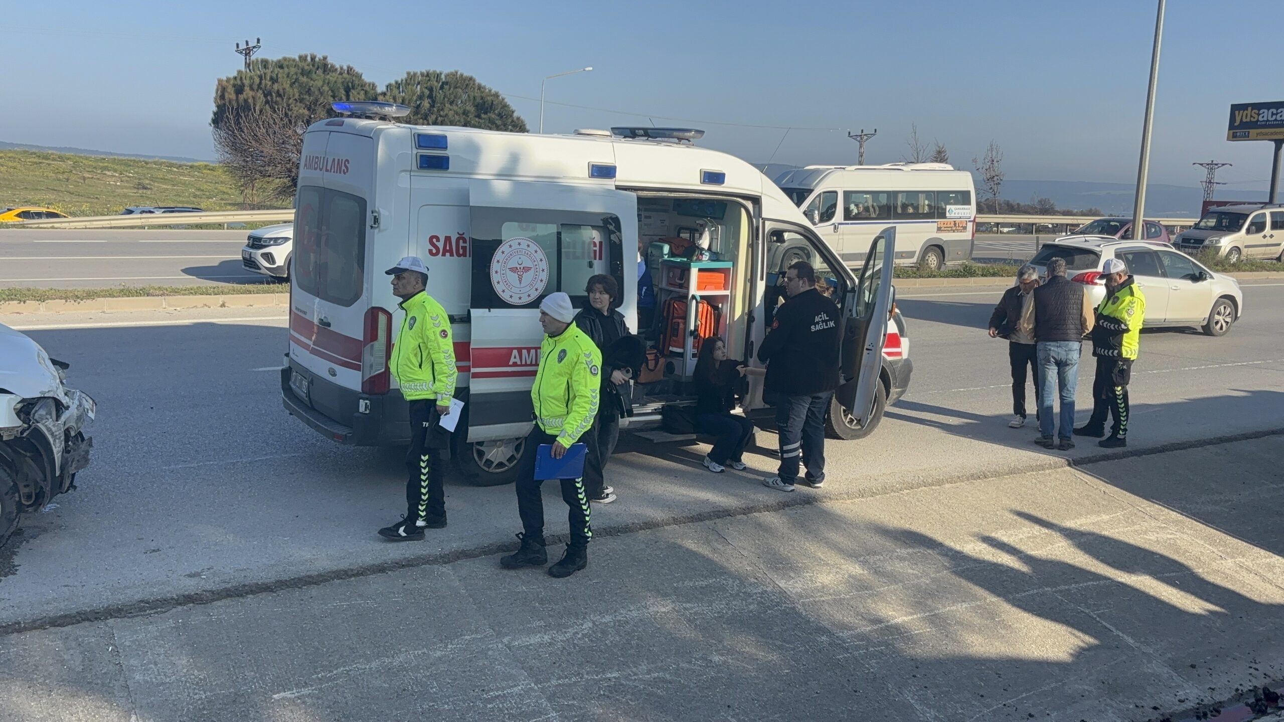 Çanakkale’de sabah saatlerinde meydana gelen ve yürekleri ağza getiren trafik