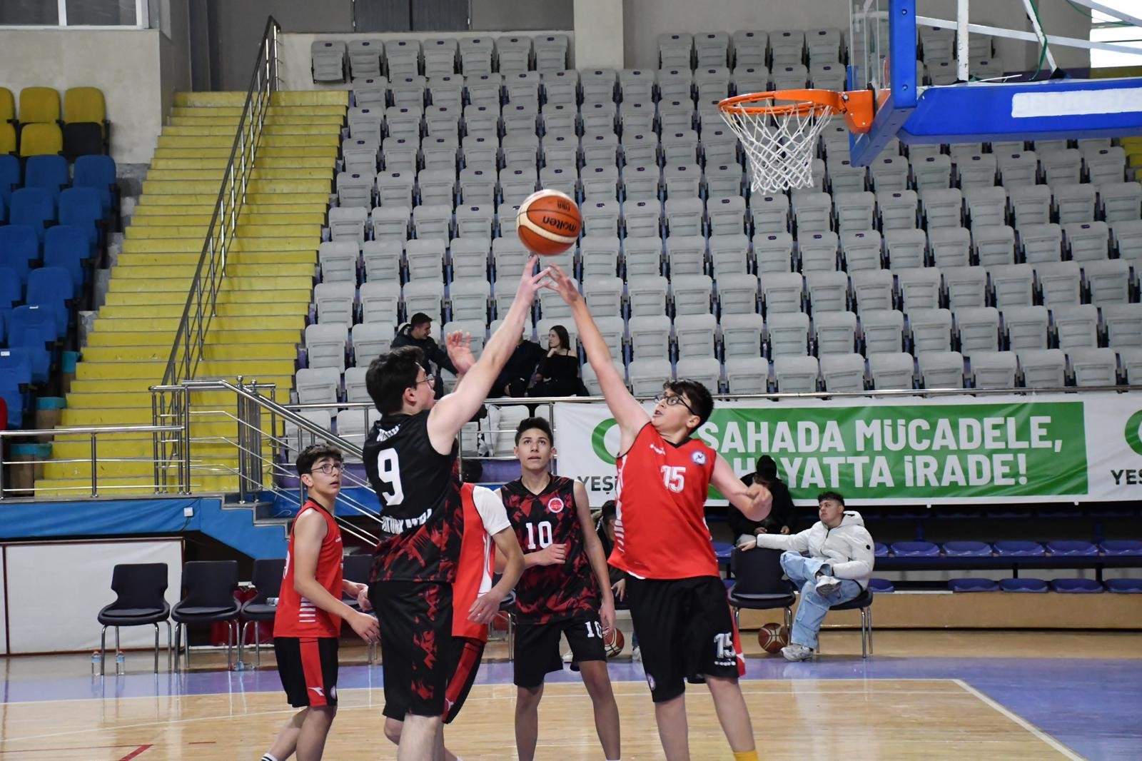 Afyonkarahisar Gençlik ve Spor İl Müdürlüğü, öğrencilerin spora katılımını artırmak