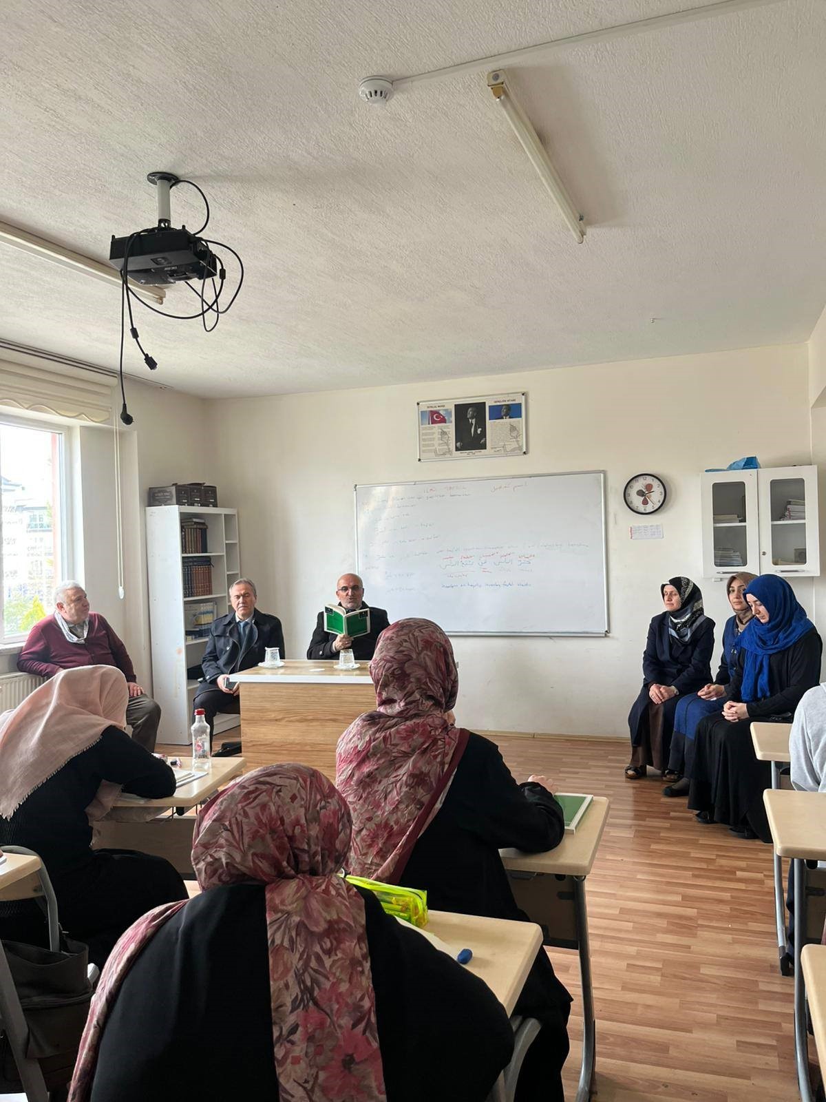 Afyonkarahisar İl Müftüsü Lütfi İmamoğlu, Altınoluk Kur’an Kursu’nu ziyaret ederek