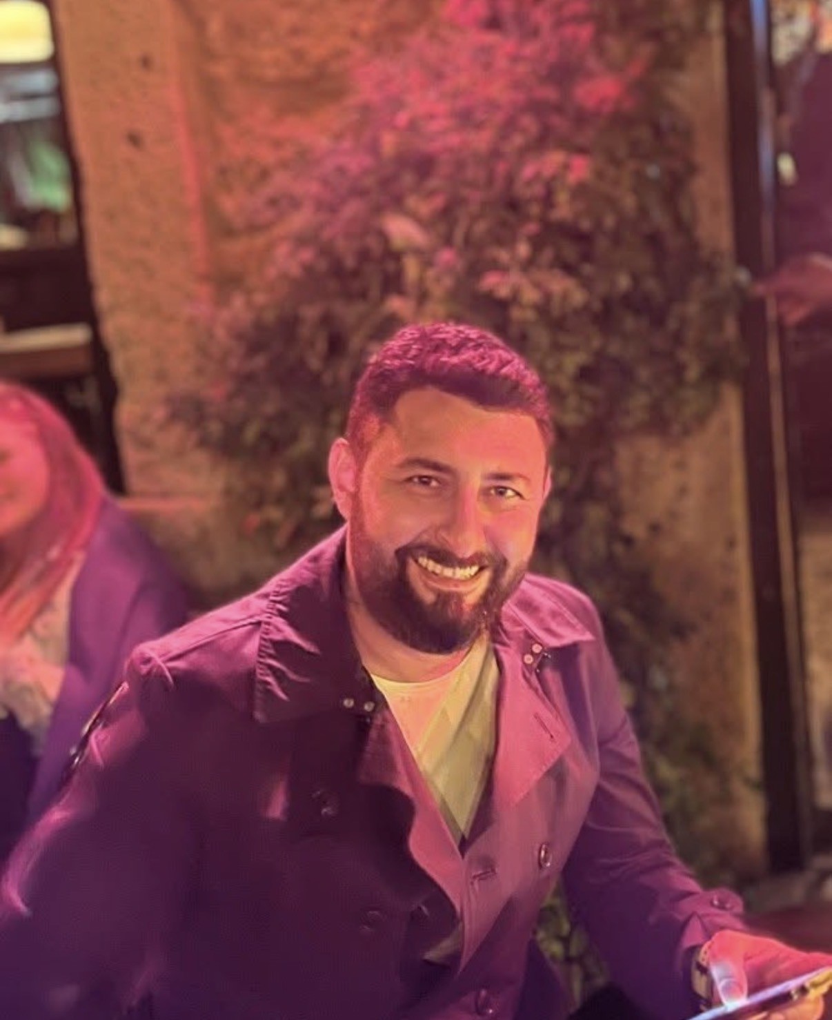 Kocaeli’nin İzmit ilçesinde gece yarısı bir eğlence mekanına düzenlenen silahlı