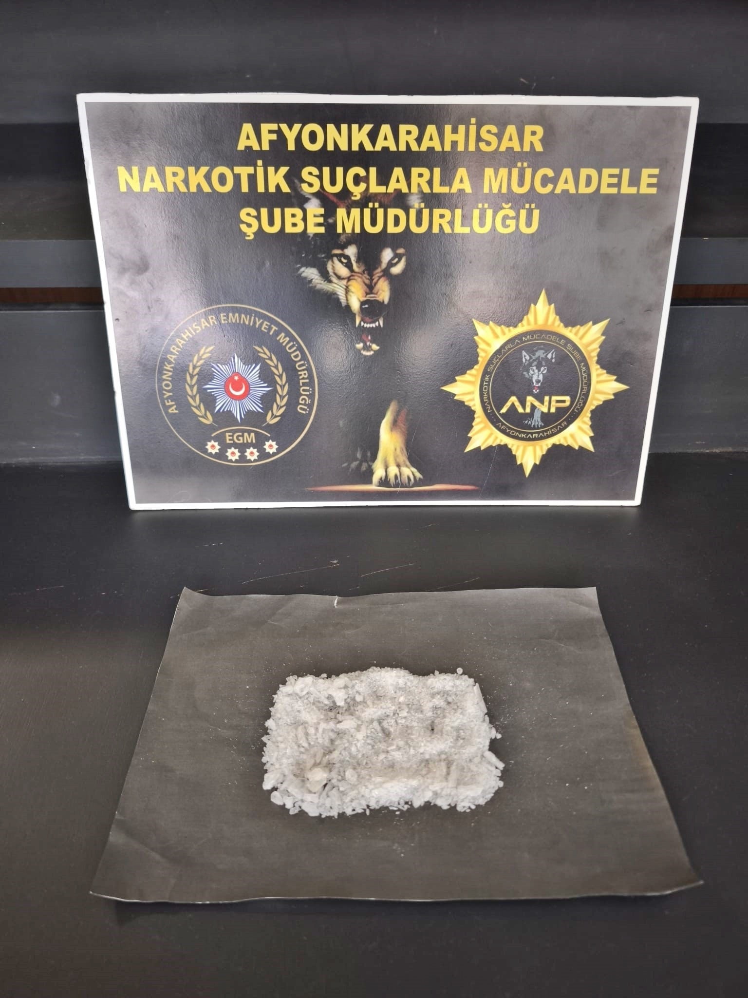 Afyonkarahisar İl Emniyet Müdürlüğü ekiplerinin kent girişinde gerçekleştirdiği asayiş ve