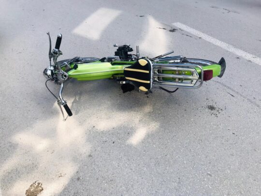 Afyonkarahisar’ın Bolvadin ilçesinde polisin "dur" ihtarına uymayarak kaçan motosiklet sürücüsü,