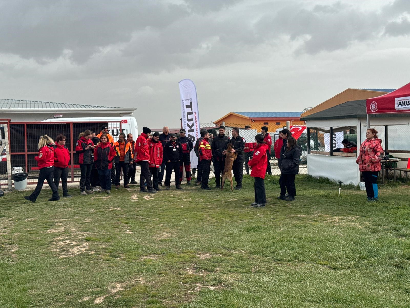 Afyonkarahisar, afet ve acil durumlarda hayat kurtaran kahraman köpeklerin uluslararası