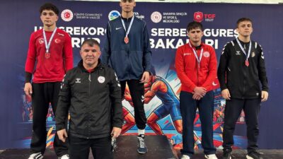 Sakarya’da düzenlenen U-15 Erkekler Serbest Güreş Grup Müsabakalarında, Afyonkarahisar’ı temsil