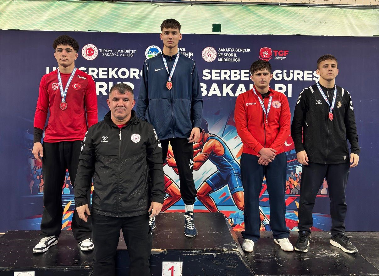 Sakarya’da düzenlenen U-15 Erkekler Serbest Güreş Grup Müsabakalarında, Afyonkarahisar’ı temsil