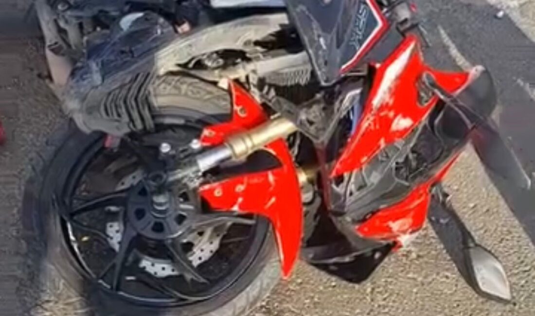 Şanlıurfa’nın Siverek ilçesinde otomobil ile motosikletin çarpışması sonucu meydana gelen