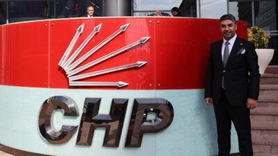 Cumhuriyet Halk Partisi Afyonkarahisar Merkez İlçe Başkanı Murat Albayrak, Öğretmen