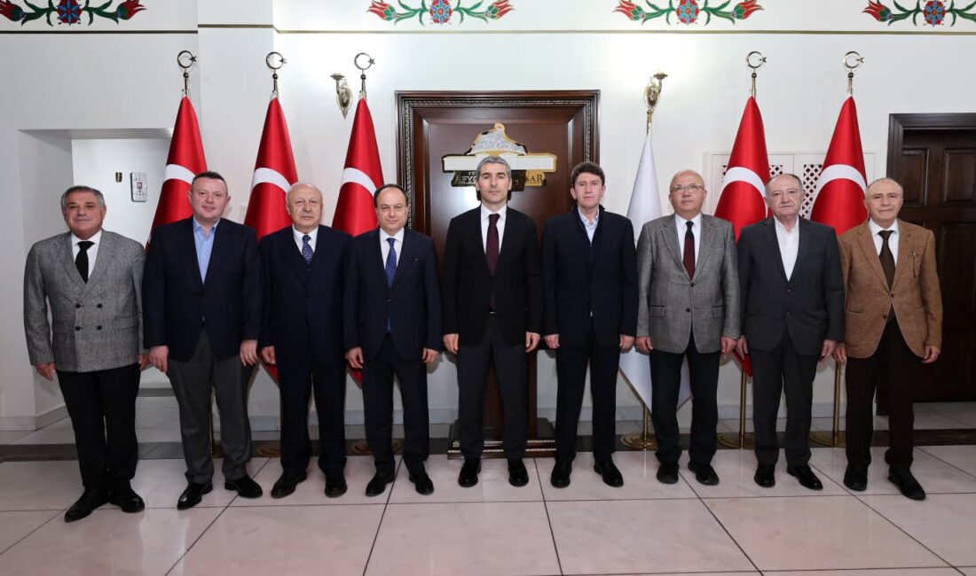 Afyon Eğitim Vakfı Yönetim Kurulu üyeleri, Afyonkarahisar Valisi Dr. Naci