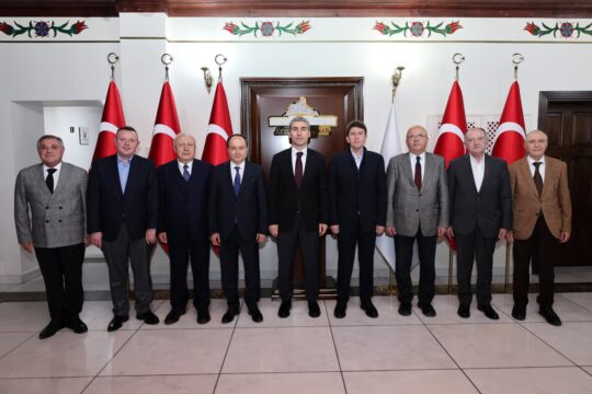 Afyon Eğitim Vakfı Yönetim Kurulu üyeleri, Afyonkarahisar Valisi Dr. Naci