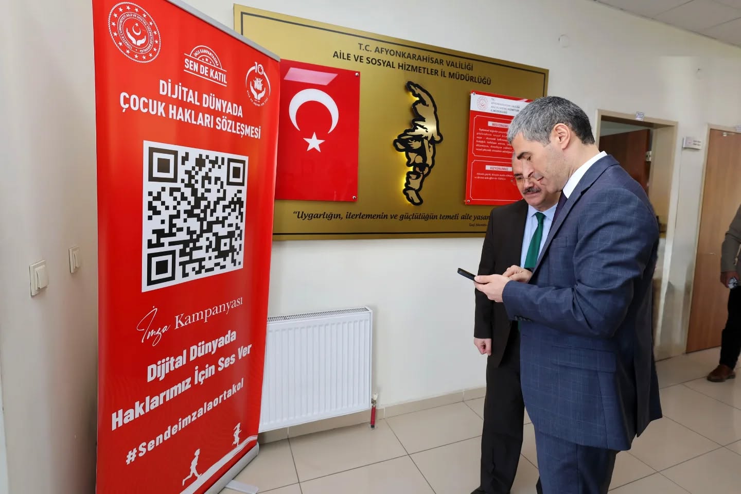 Afyonkarahisar Valisi Dr. Naci Aktaş, çocukların dijital dünyada güvenli ve