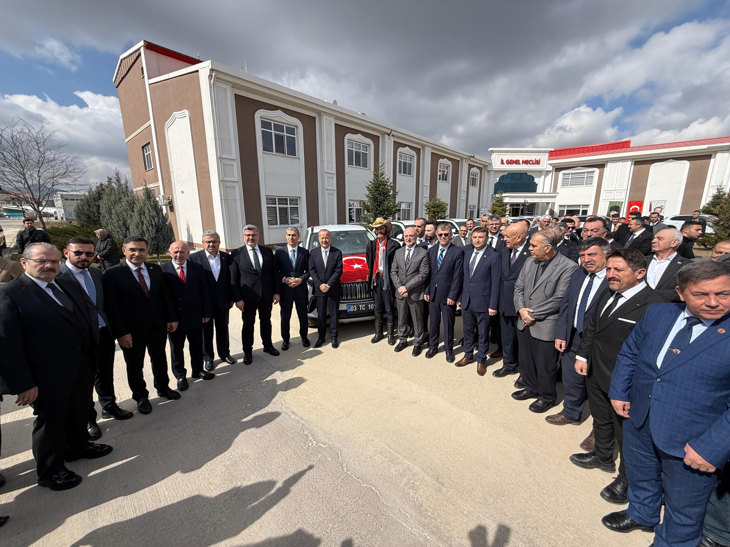 Afyonkarahisar İl Özel İdaresi’nin makine parkı güçleniyor. 2026 yılı yatırım