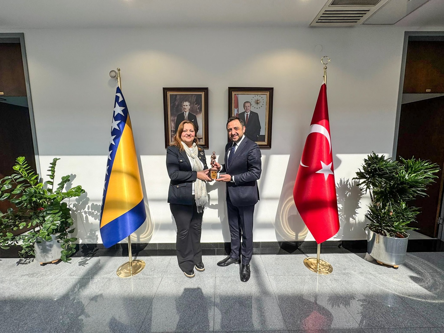 Afyonkarahisar Belediye Başkanı Burcu Köksal, Bosna-Hersek’in Saraybosna Büyükelçisi Emin Akseki’yi