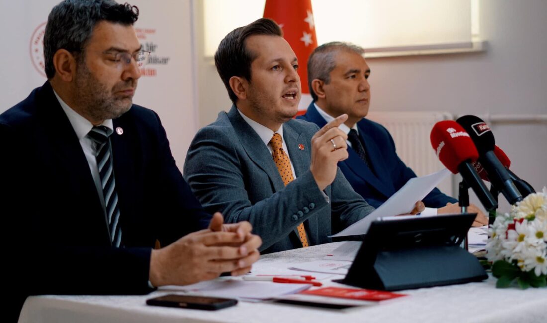 Saadet Partisi Afyonkarahisar İl Başkanı Beytullah Karataş, akaryakıt fiyatlarındaki artış