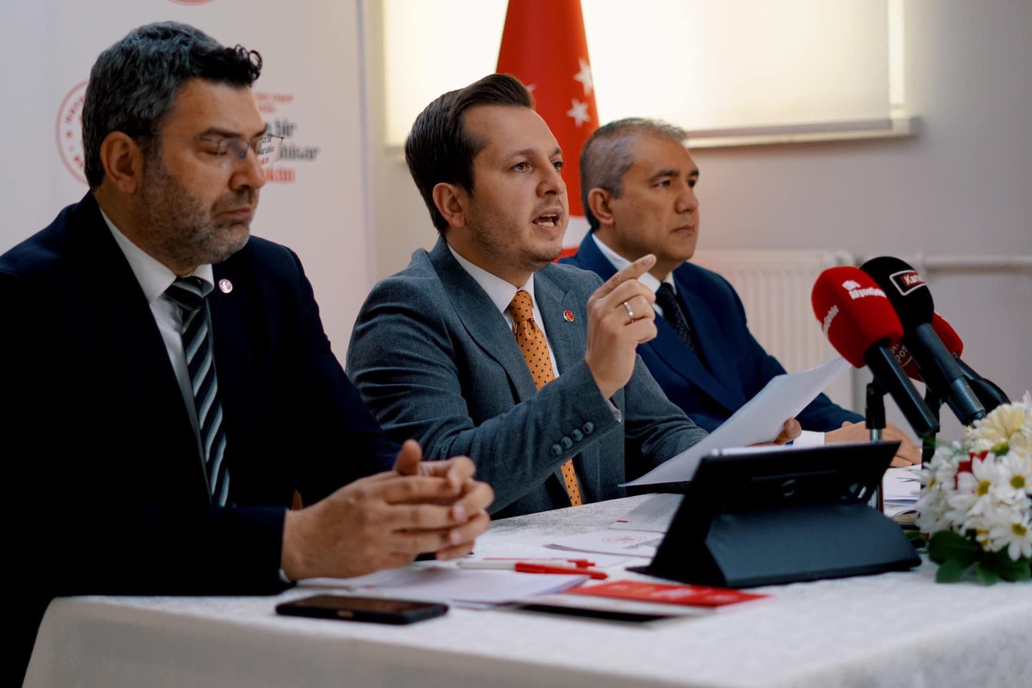 Saadet Partisi Afyonkarahisar İl Başkanı Beytullah Karataş, akaryakıt fiyatlarındaki artış