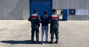 Afyonkarahisar İl Jandarma Komutanlığı ekipleri tarafından aranan şahısların yakalanmasına yönelik