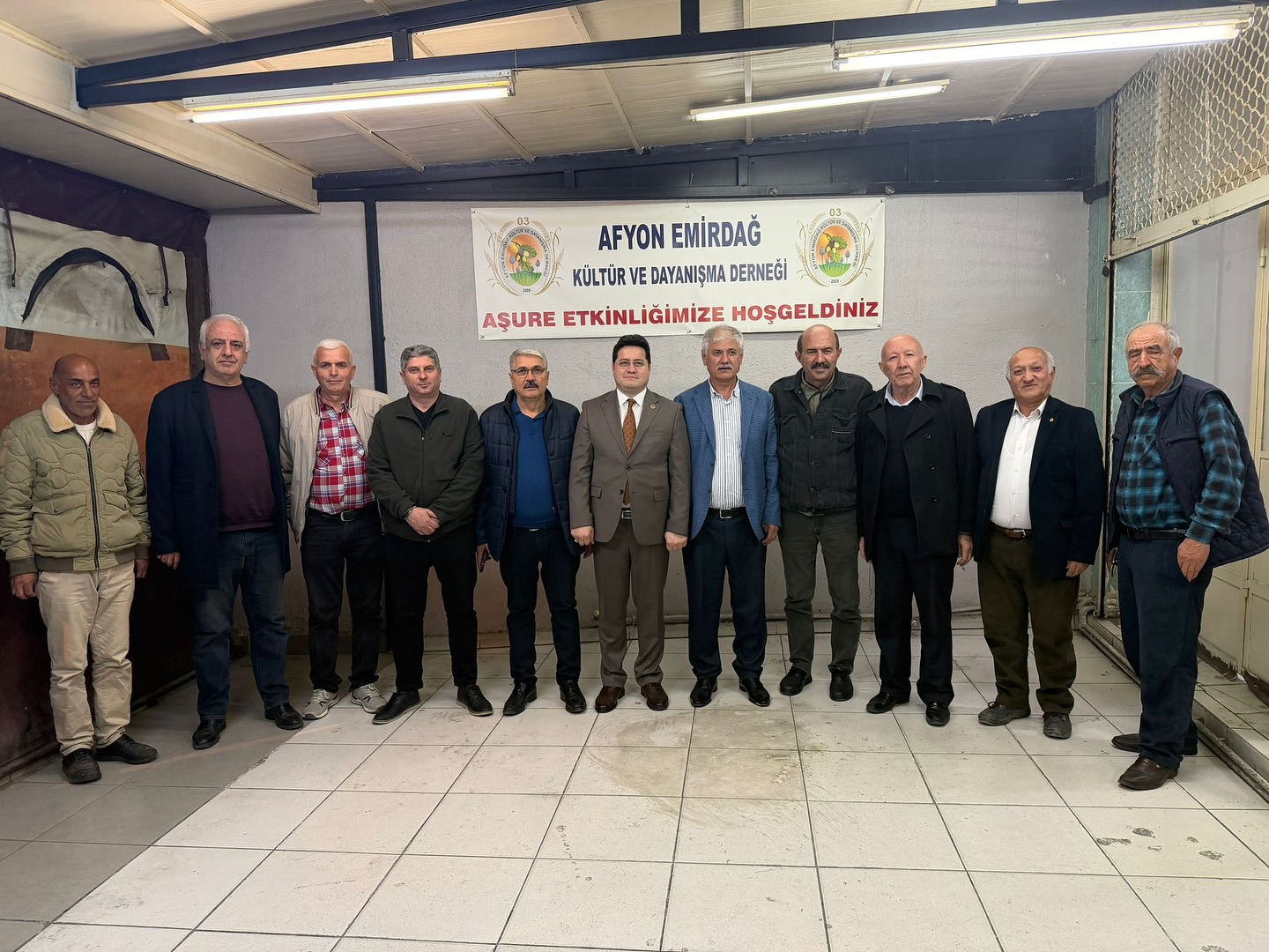 Bolvadin Belediye Başkanı Derviş Aynacı, İzmir’de yaşayan Emirdağlı vatandaşlarla bir