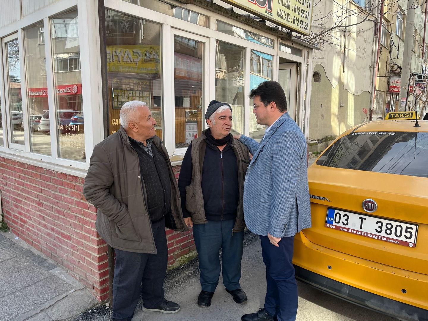 Bolvadin Belediye Başkanı Derviş Aynacı, ilçe merkezinde gerçekleştirdiği ziyaretlerle esnaf