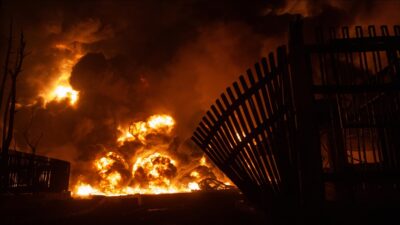 ABD ve İsrail'in İran'a saldırıları altındaki başkent Tahran'da patlama seslerinin