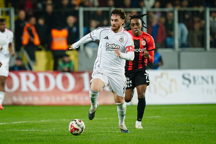 Trendyol Süper Lig'de konuk olduğu Natura Dünyası Gençlerbirliği'ni 2-0 yenen