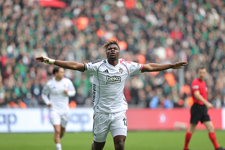 Trendyol Süper Lig'in 24. haftasında Beşiktaş, deplasmanda Kocaelispor'u 1-0 yendi.