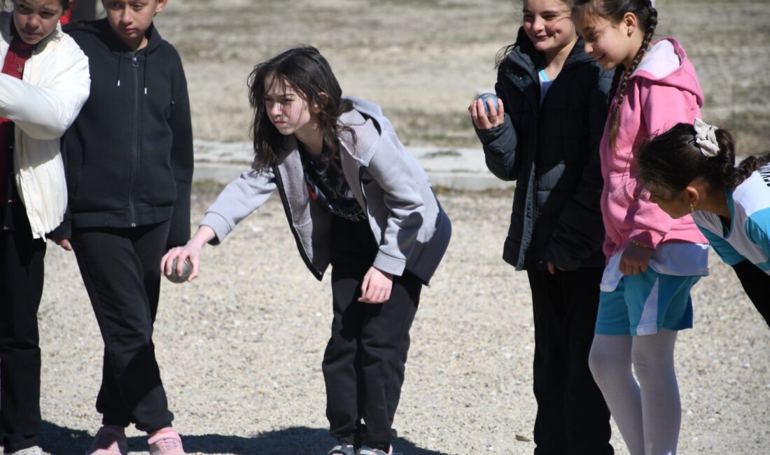 Afyonkarahisar’da düzenlenen Okul Sporları Küçükler Bocce Müsabakaları, Kocatepe Spor Kompleksi’nde