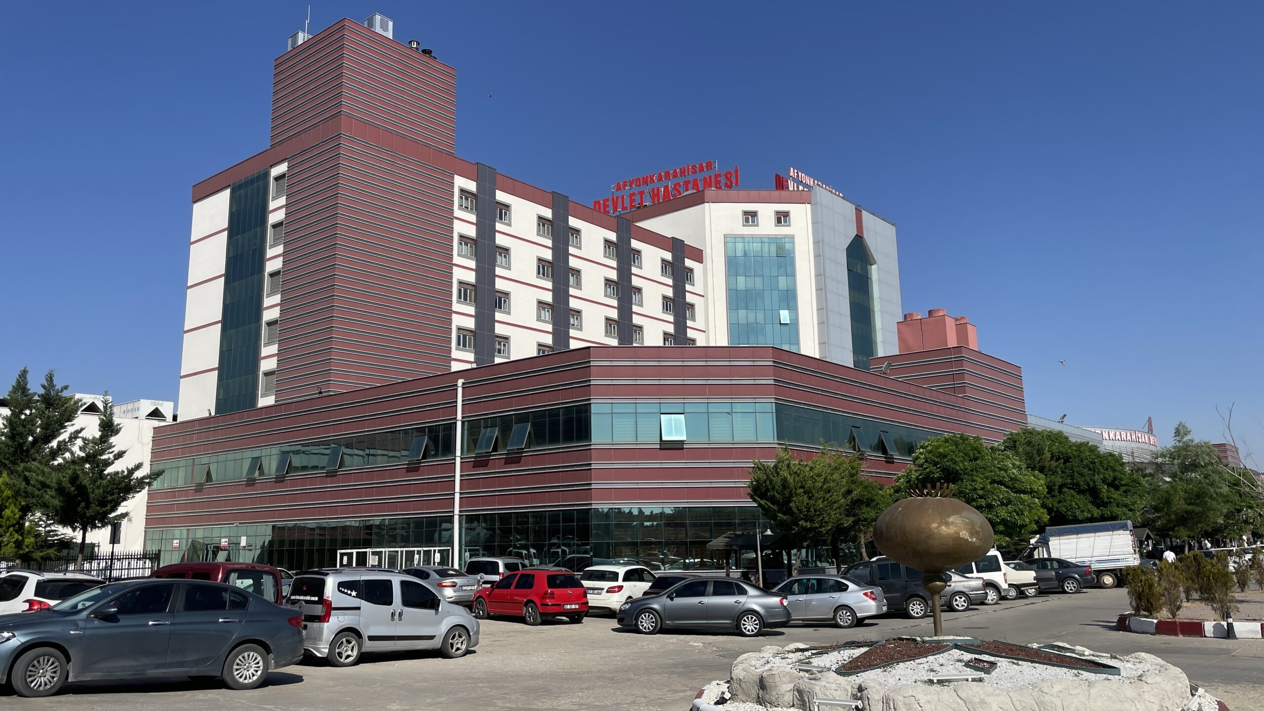 Afyonkarahisar sağlık altyapısına önemli bir yatırım daha kazandırılıyor. Afyonkarahisar Devlet