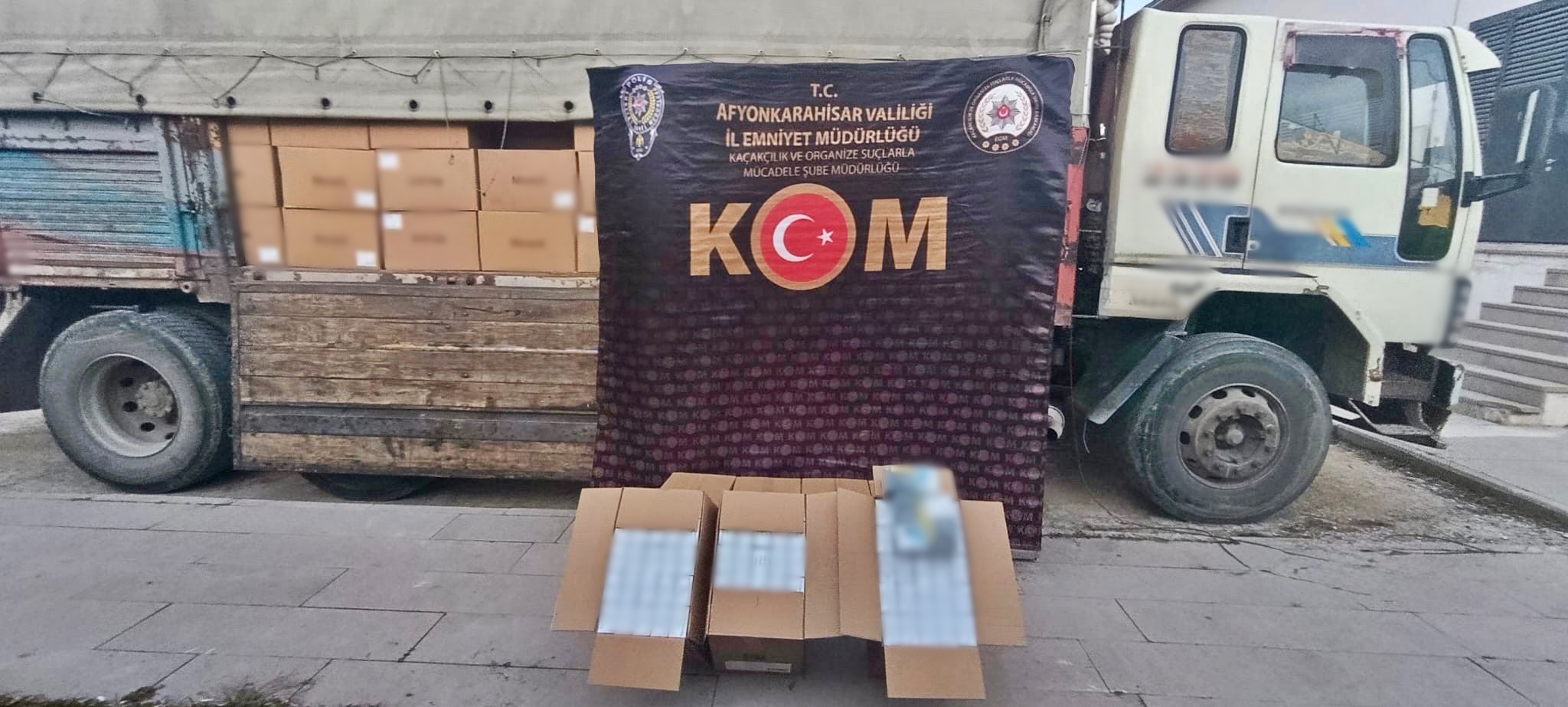 Afyonkarahisar’da kaçakçılıkla mücadele kapsamında gerçekleştirilen operasyonda milyonlarca sahte bandrollü makaron