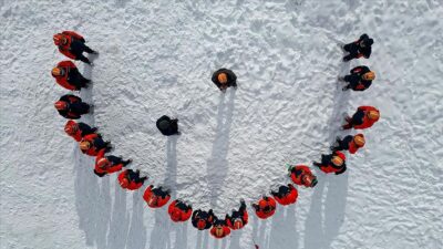 Birçok ilden gelen personele çığda arama kurtarma eğitimlerinin verildiği Van