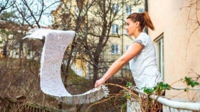 "Balkondan halı silkeleme" alışkanlığı hakkında Yargıtay'dan emsal niteliğinde sert bir