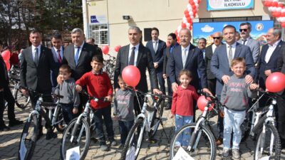 Milliyetçi Hareket Partisi Afyonkarahisar Milletvekili Mehmet Taytak ve Afyonkarahisar Valisi