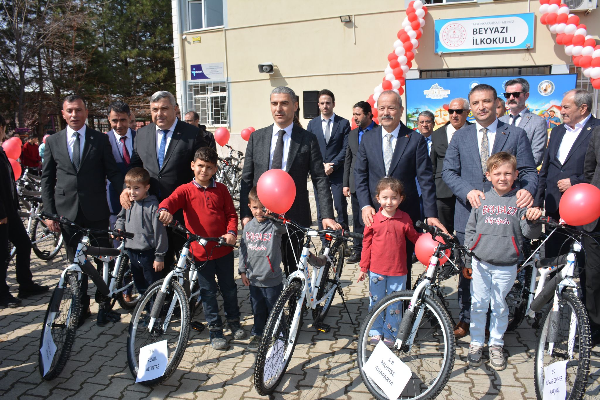 Milliyetçi Hareket Partisi Afyonkarahisar Milletvekili Mehmet Taytak ve Afyonkarahisar Valisi
