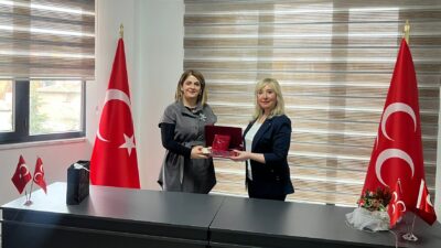 AK Parti Afyonkarahisar İl Kadın Kolları Başkanı Hülya Kalaycı ve