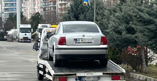 Afyonkarahisar'da kullandığı çekme belgeli araçla polisin 'dur' ihtarına uymayarak kaçan