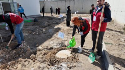 Afyonkarahisar'ın Emirdağ ilçesinde "Gençlerle Temiz Çevre Dayanışması" projesi kapsamında iki
