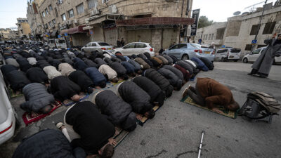 Filistinliler, İsrail'in İran'a saldırıları bahane göstererek aldığı kısıtlama kararları nedeniyle