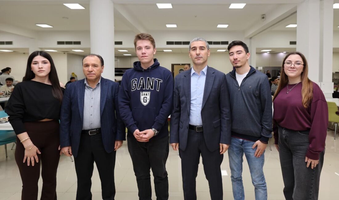 Afyonkarahisar Valiliği himayelerinde ve hayırseverlerin destekleriyle düzenlenen geleneksel iftar buluşmaları,