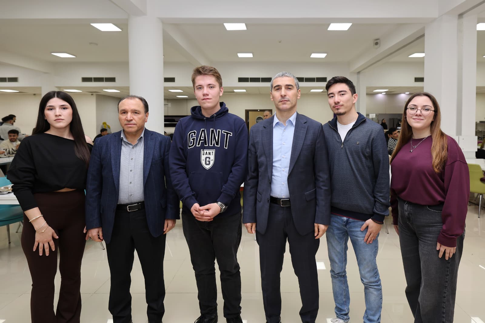 Afyonkarahisar Valiliği himayelerinde ve hayırseverlerin destekleriyle düzenlenen geleneksel iftar buluşmaları,