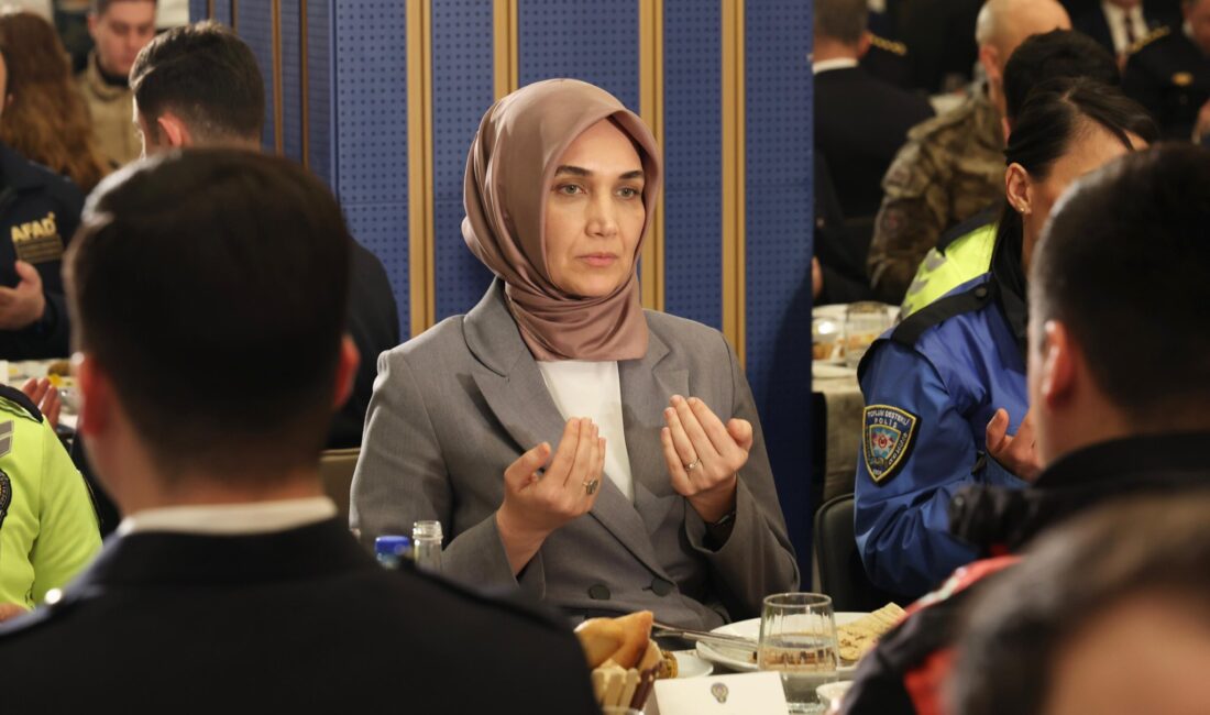 İçişleri Bakanı Mustafa Çiftçi, Emniyet Genel Müdürlüğü personeliyle düzenlenen geleneksel