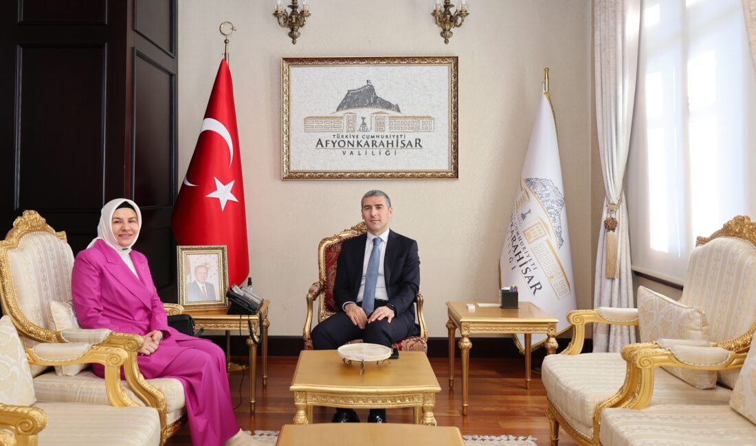 İçişleri Bakanlığı İller İdaresi Daire Başkanı Suna Üstüner, Vali Dr.