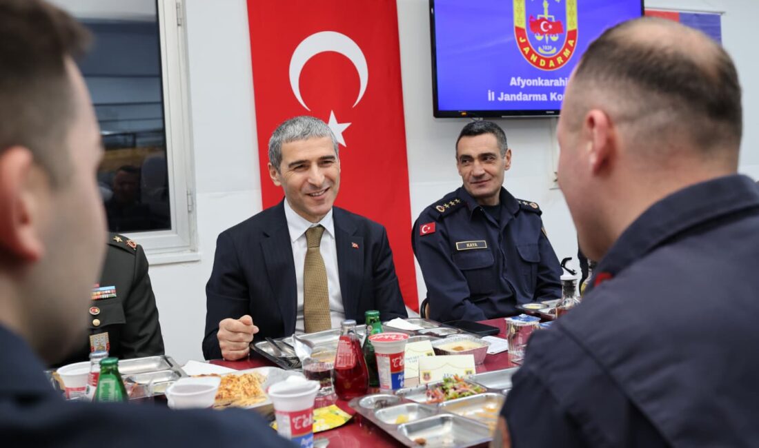 Afyonkarahisar Valisi Dr. Naci Aktaş, İl Jandarma Komutanlığı tarafından Cezaevi