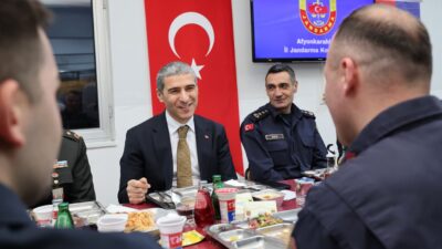 Afyonkarahisar Valisi Dr. Naci Aktaş, İl Jandarma Komutanlığı tarafından Cezaevi