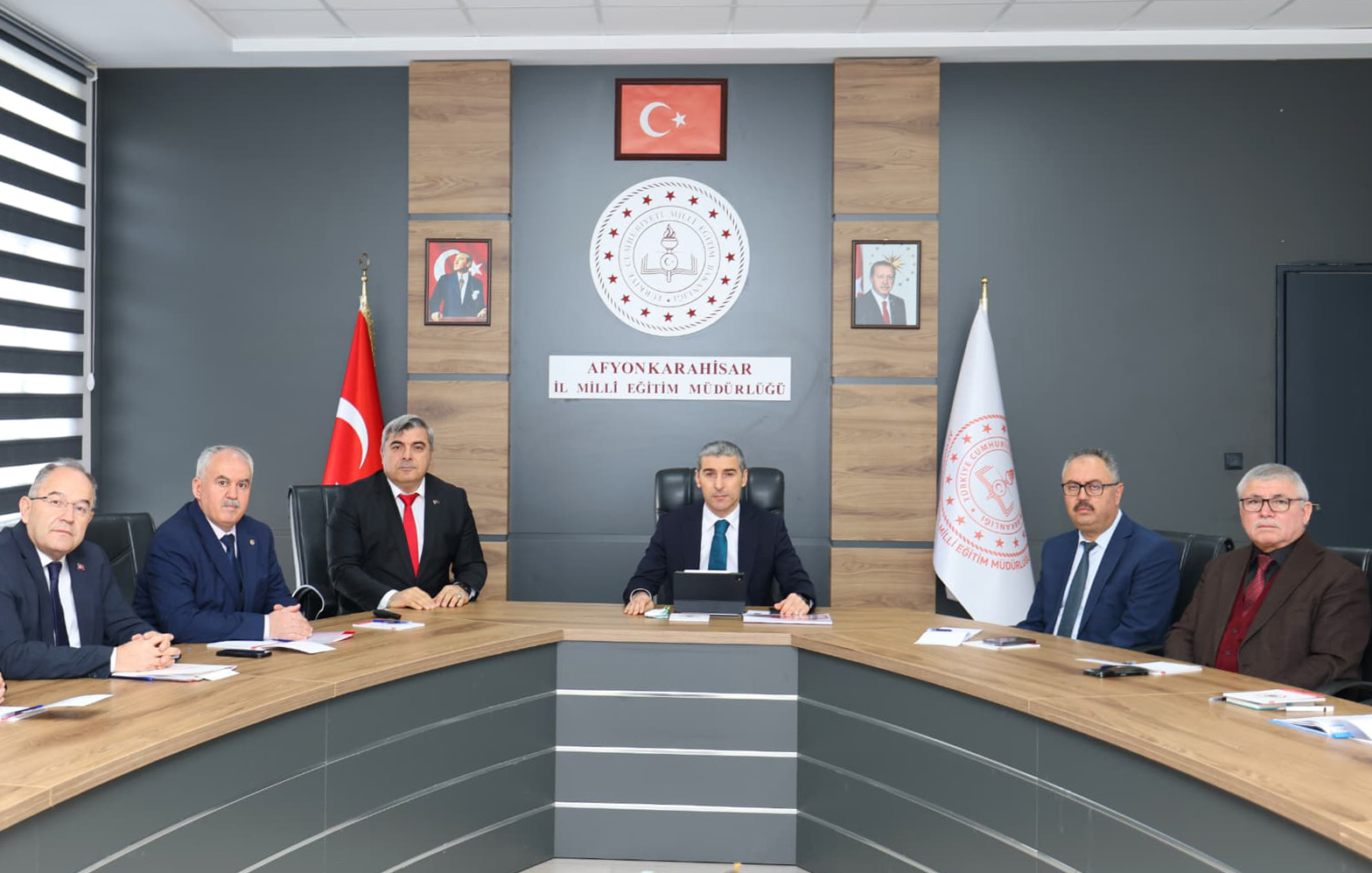 Afyonkarahisar Valisi Dr. Naci Aktaş, şehrin eğitim kalitesini artırmak ve