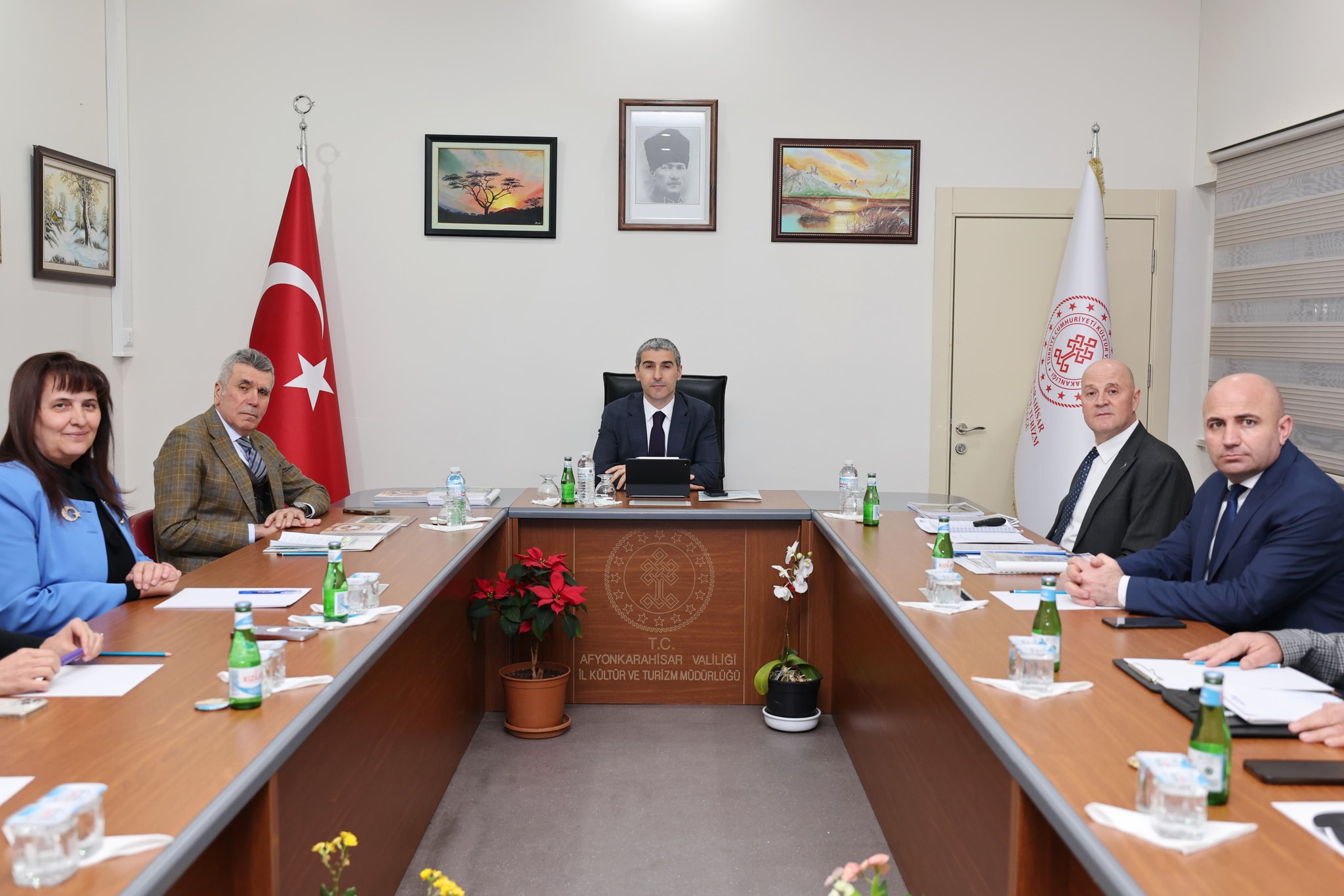 Afyonkarahisar Valisi Dr. Naci Aktaş, şehrin kültürel ve turistik kalkınmasına