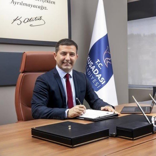 Aydın'ın turistik ilçesi Kuşadası'nda sabah saatlerinde hareketli dakikalar yaşandı. İstanbul